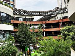 -瑞虹新天地月亮湾