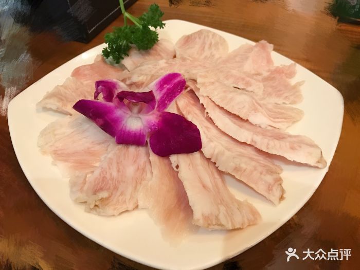 黑武士台北养生火锅(印象城店)黄金六两松板猪图片 - 第1张