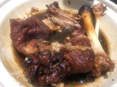 -老码头黑皮肘子锅包肉(赣水路店)