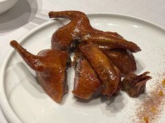 玻璃皮润烧乳鸽皇-北京厨房(SKP店)
