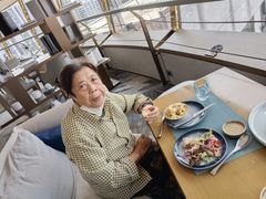 -杏荟旋转餐厅(广州爱群店)