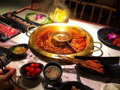 招牌牛蛙锅底干贝菌菇汤-哥老官重庆美蛙鱼头(松江地中海十八哥店)