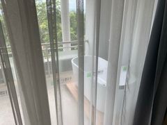 -皇马海口湾海景酒店(万绿园秀英港店)