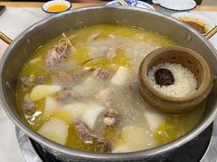 -朴小妹人参鸡汤火锅(长白山万达店)
