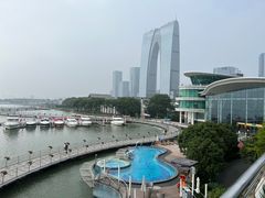 -中茵皇冠假日酒店·棕榈岛湖畔餐厅