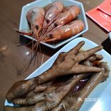 服务帮，店内环境优雅，味道不错的一家蟹黄拌面店