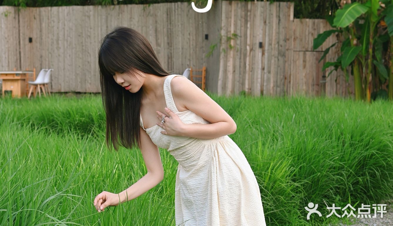 在花园里吃烤肉是一种什么体验呢⁉️  