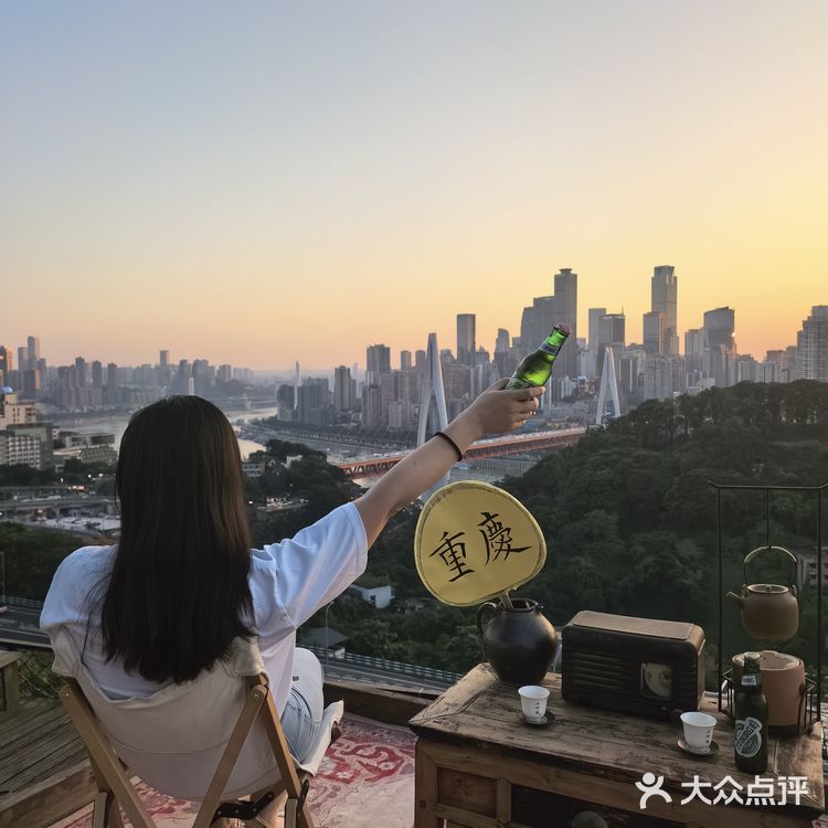 南山暮色里✨带闺蜜撞进重庆夜景的诗行～