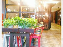 -童年小筑餐厅(申花路店)