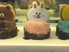 -LINE FRIENDS Garosu-gil Flagship Store