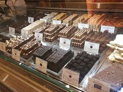 面包甜点陈列柜-VENCHI 闻绮(北京国贸商城店)