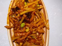 有鱼的鱼香肉丝-额娘·现烙春饼烤鸭(太原总店)