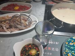 -尚尚仙·酸汤猪手·猪肚鸡火锅(华联万柳购物中心店)