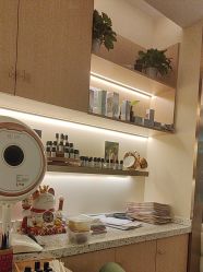 -悦瑢港湾科技美肤芳疗美容