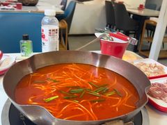 -毛辣果·贵州红酸汤牛肉火锅(西单店)