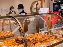 面包甜点陈列柜-Yearn Tours妍图(昆山万象汇店)