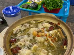 -广味炭炉鸡煲(宝业路分店)