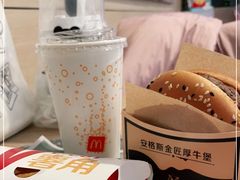 -麦当劳(展览馆店)