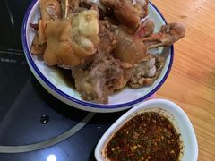 青岩猪蹄-野山舂·贵州现舂酸汤火锅(鸿通城店)