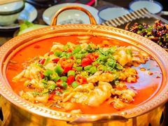-沪小二炭火蛙锅(淮海中路美食不夜城店)