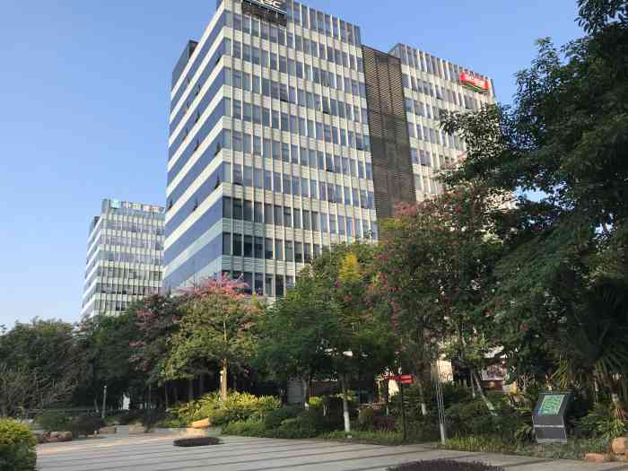 合景科汇金谷p3-"[糖果]环境:环境不错 绿化做得很好 .