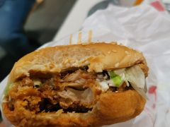 麦辣鸡腿堡-麦当劳(轻轨曹杨路店)