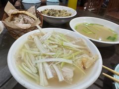 -金卯白肉罩火烧