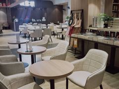-钟书阁(群光广场店)
