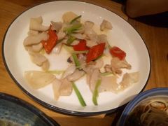 杏鲍菇竹耳爽肉片-十三式重庆江湖菜(金茂览秀城店)