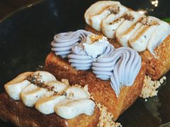 -Chom Cafe and Restaurant