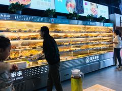 面包甜点陈列柜-屋头串串(中海环宇城店)