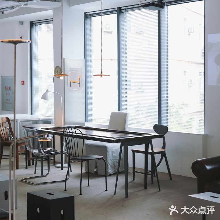 广州 | nR cafe · 百叶窗景的办公室咖啡