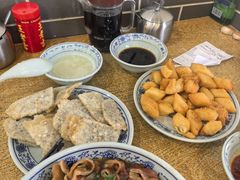 炸咯吱的酱汁-门框胡同百年卤煮(新街口店)