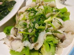 拍葱捞起爽鱼片-清心鸡沙田乳鸽店·非遗传承(石溪店)
