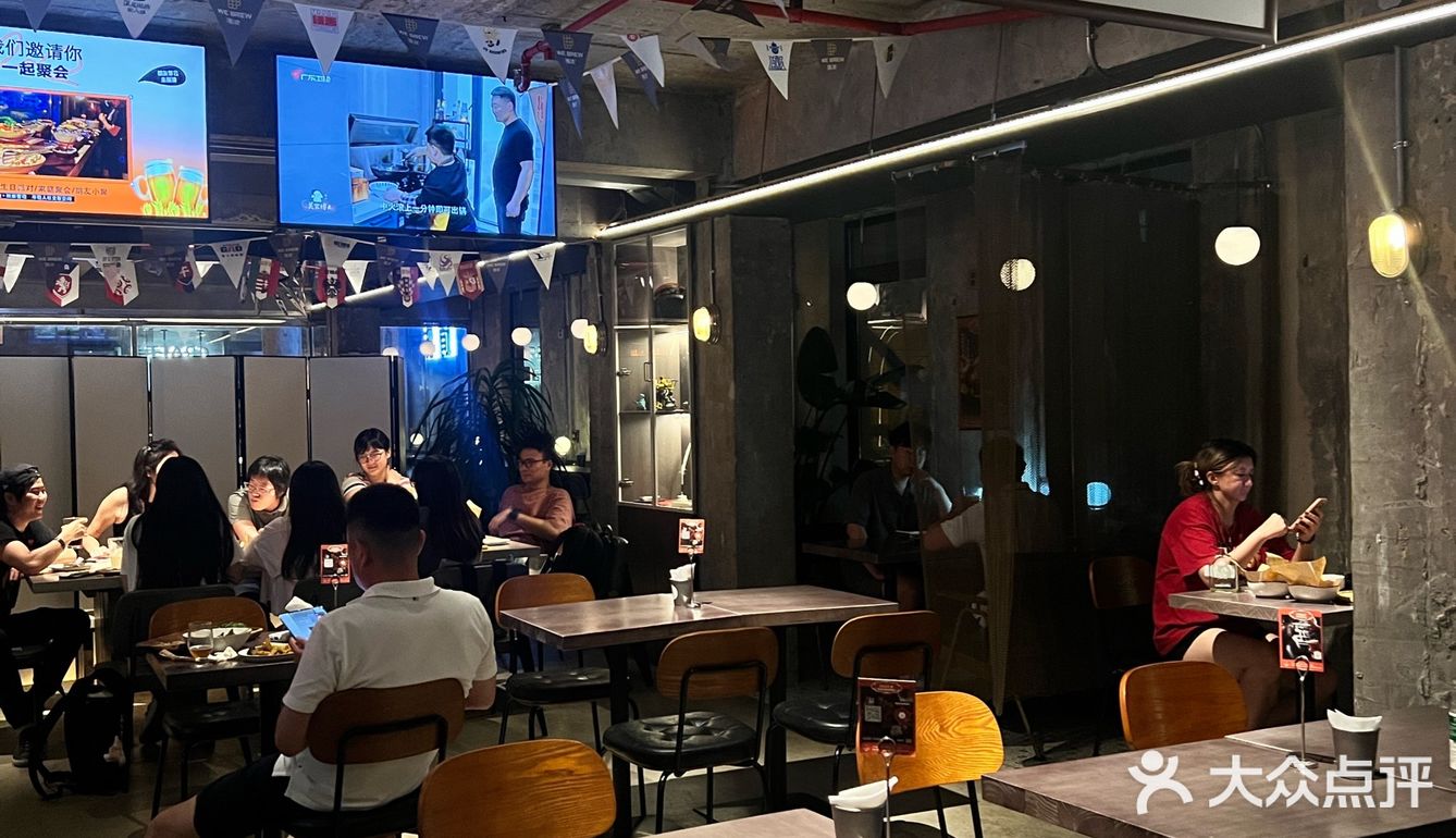 静安寺海派西餐搭精酿，这夜晚的味儿，对了！