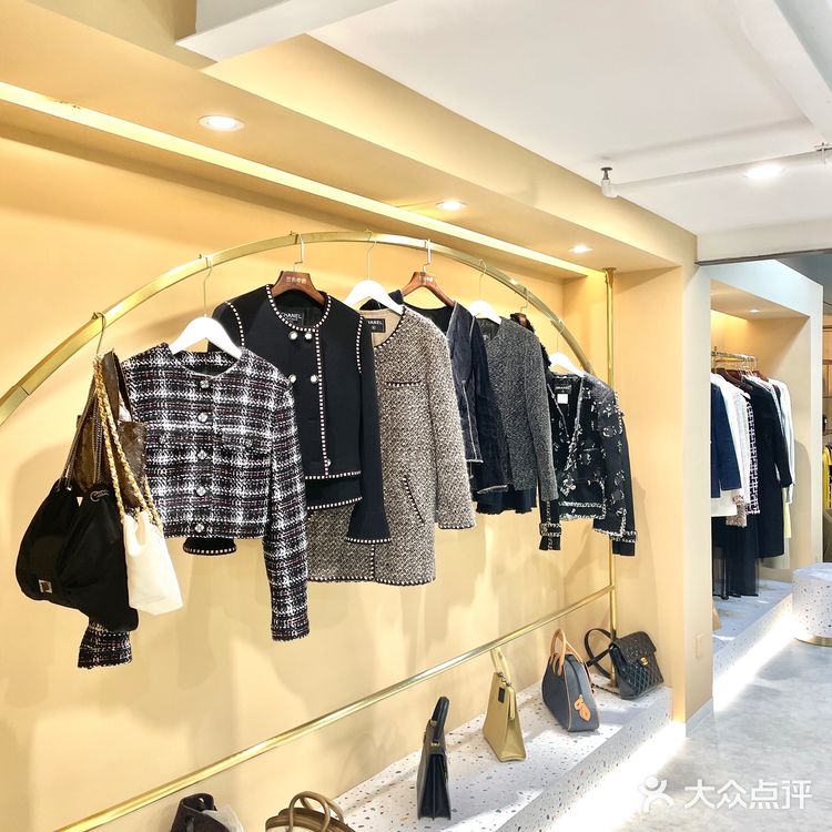 上海探店 [三良中古] 店里拍照绝了！
