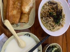 -禾诗夜市大饼油条(松江店)