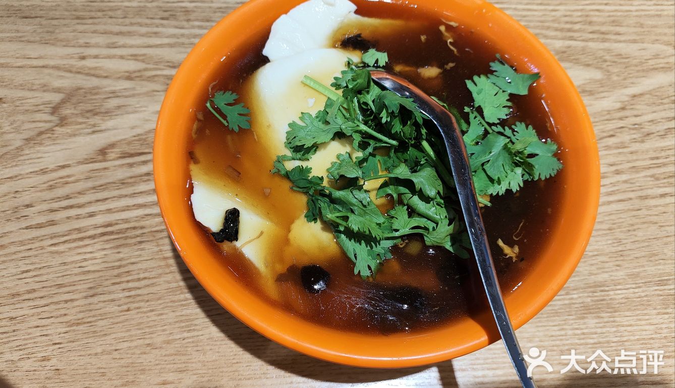 豆腐脑馄饨蒸饺小笼包油饼油条