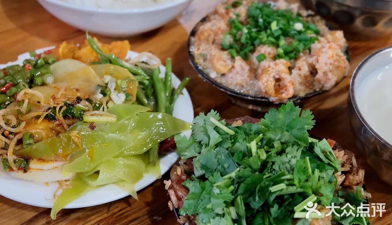 十几块钱随便吃，自己能装多少就装多少