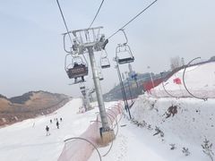 -采薇庄园四季滑雪场