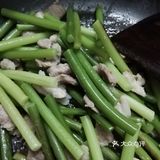 蒜心炒牛肉，入味