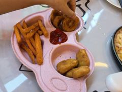 -汽车博物馆主题餐厅