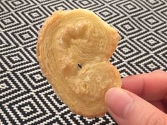 小蝴蝶酥-上海哈尔滨食品厂(淮海中路店)