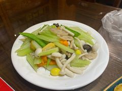 半烧全素-七菜馆·东北菜·蒸饺(文体路店)
