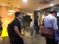 等位区-麦当劳(伟城广场店)