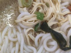 -灵芝妹子海鲜米线(凯德和平广场店)