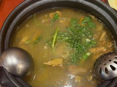 -菌之家·专业纯野生菌火锅·特色炒菌