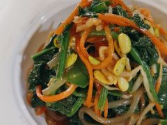 -汗腾格里·风味餐厅(新疆驻京办店)