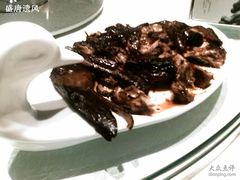 香鸭-八府香鸭·啫啫煲(华山路店)