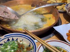 -洱火云南酸菜牛肉火锅(石景山当代商城店)